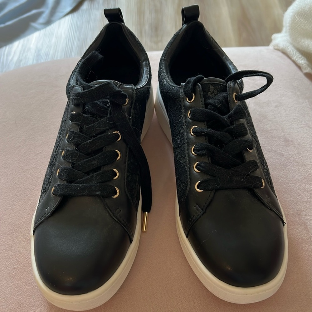 NWOT WHBM Black Lace Tennis Shoes. Size 7 1/2